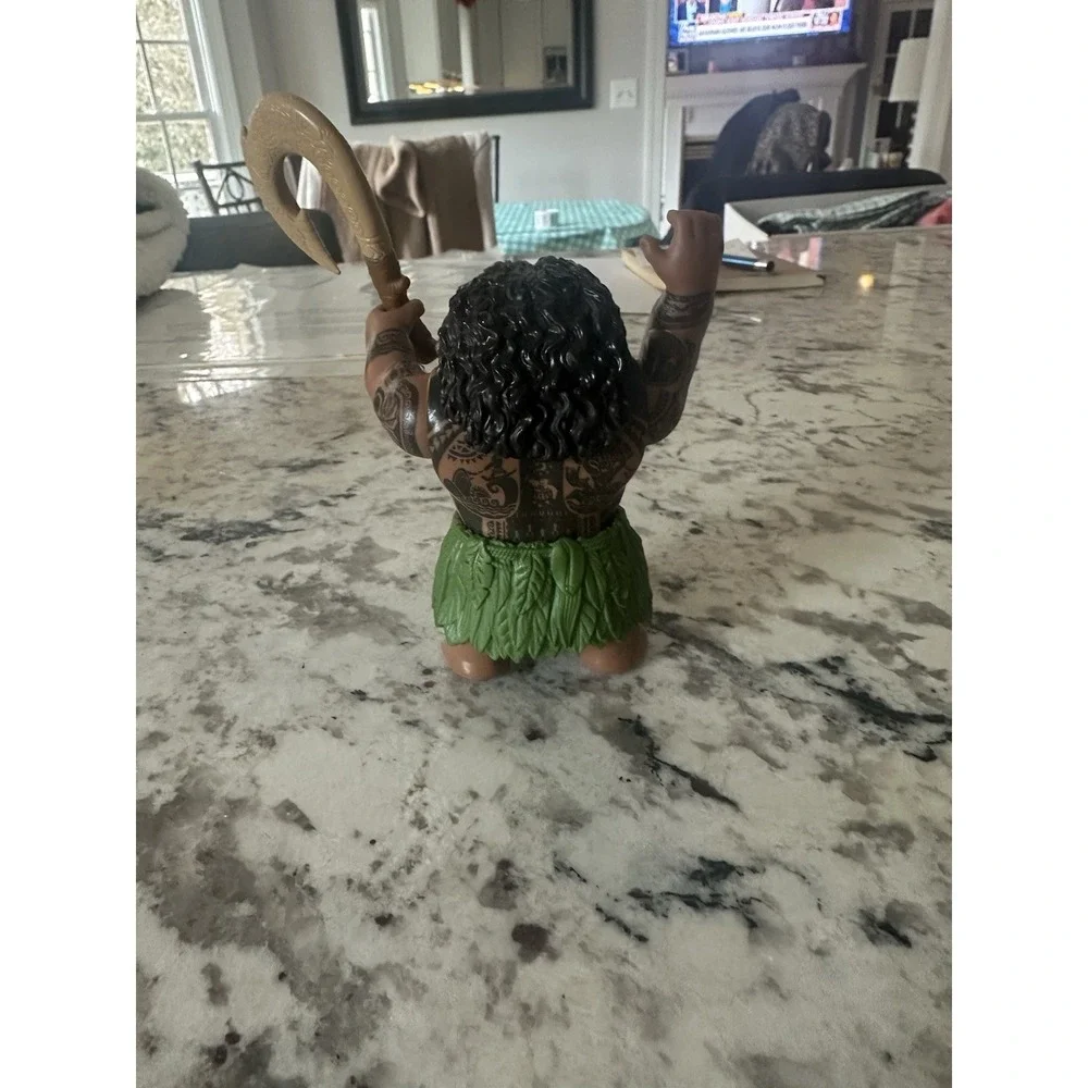 Disney Store Moana Maui‎  Action Figure Doll With Fish Hook